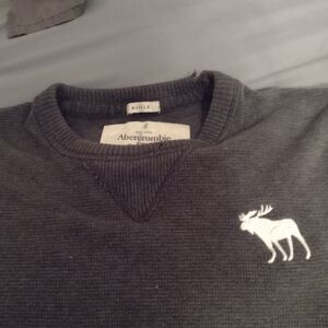 Abercrombie & Fitch Men’s Dark Gray Sweater